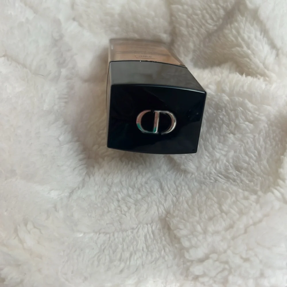 New Dior Forever Skin Glow Foundation - 4 WP